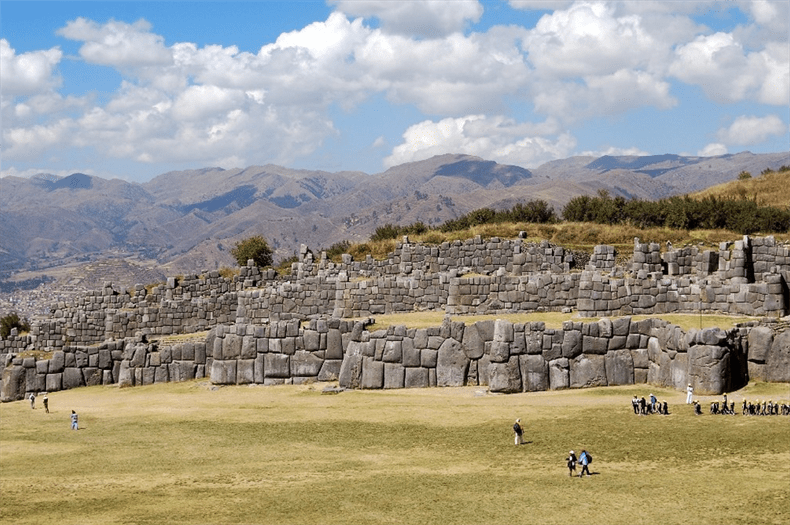 Sacsayhuaman Park Peru